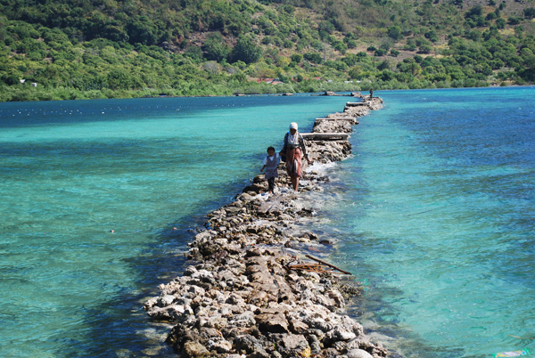 Pulau Besar & Kojadoi in Maumere Bay