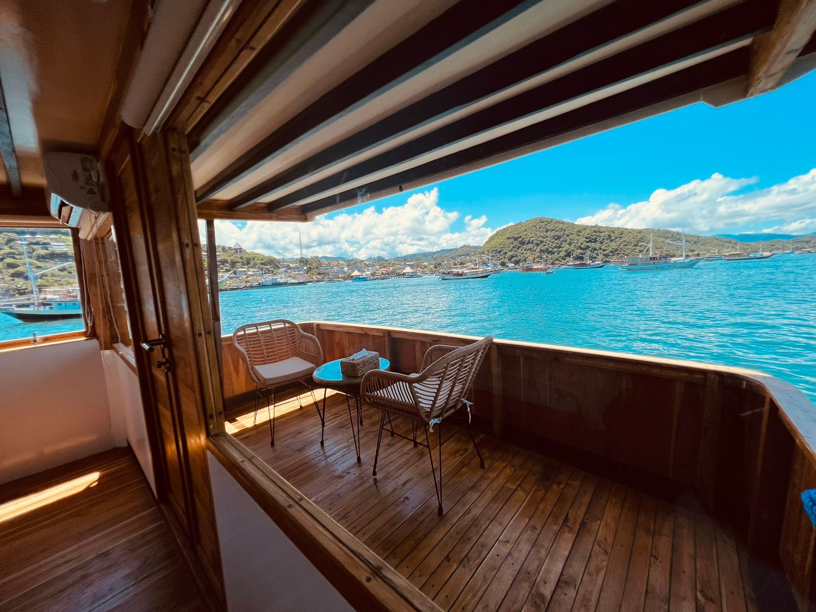 Deluxe Phinisi for sail in Komodo National Park