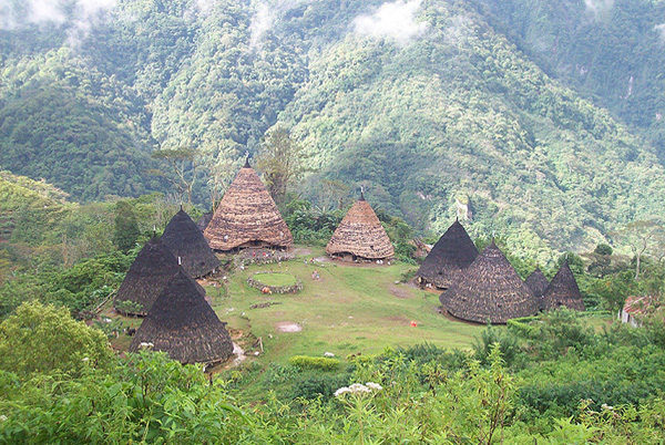 Sehenswürdigkeiten und Aktivitäten auf Flores in Indonesien